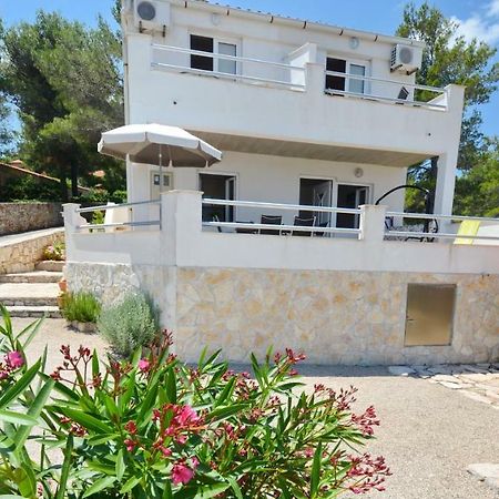 Apartmani Cesarec Basina Exteriör bild
