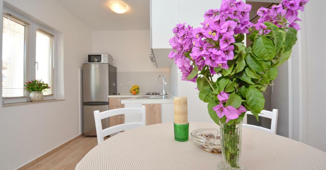 Apartmani Cesarec Basina Exteriör bild