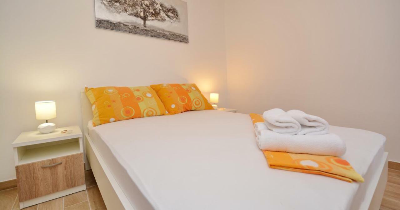 Apartmani Cesarec Basina Exteriör bild