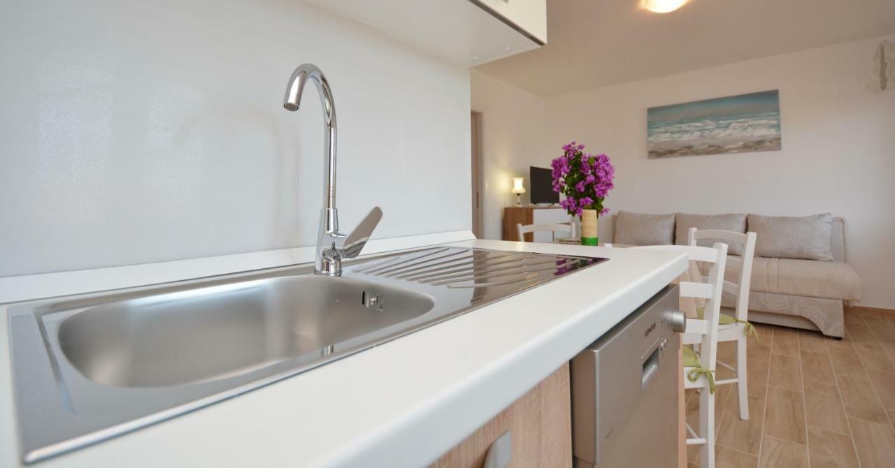 Apartmani Cesarec Basina Exteriör bild