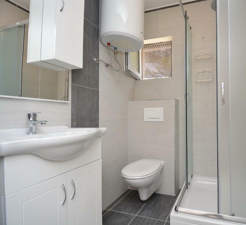 Apartmani Cesarec Basina Exteriör bild